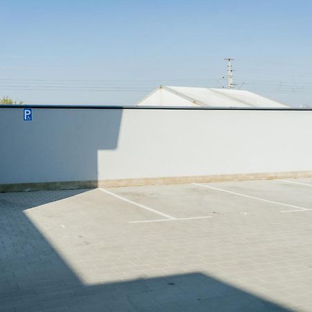 Hotel Lamede Self Check-In Vídeňské Nové Město Exteriér fotografie
