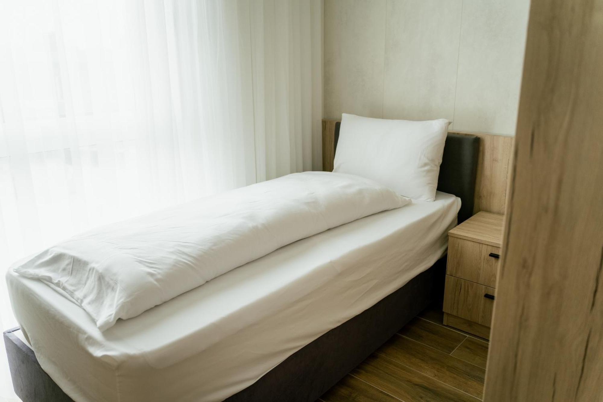 Hotel Lamede Self Check-In Vídeňské Nové Město Exteriér fotografie