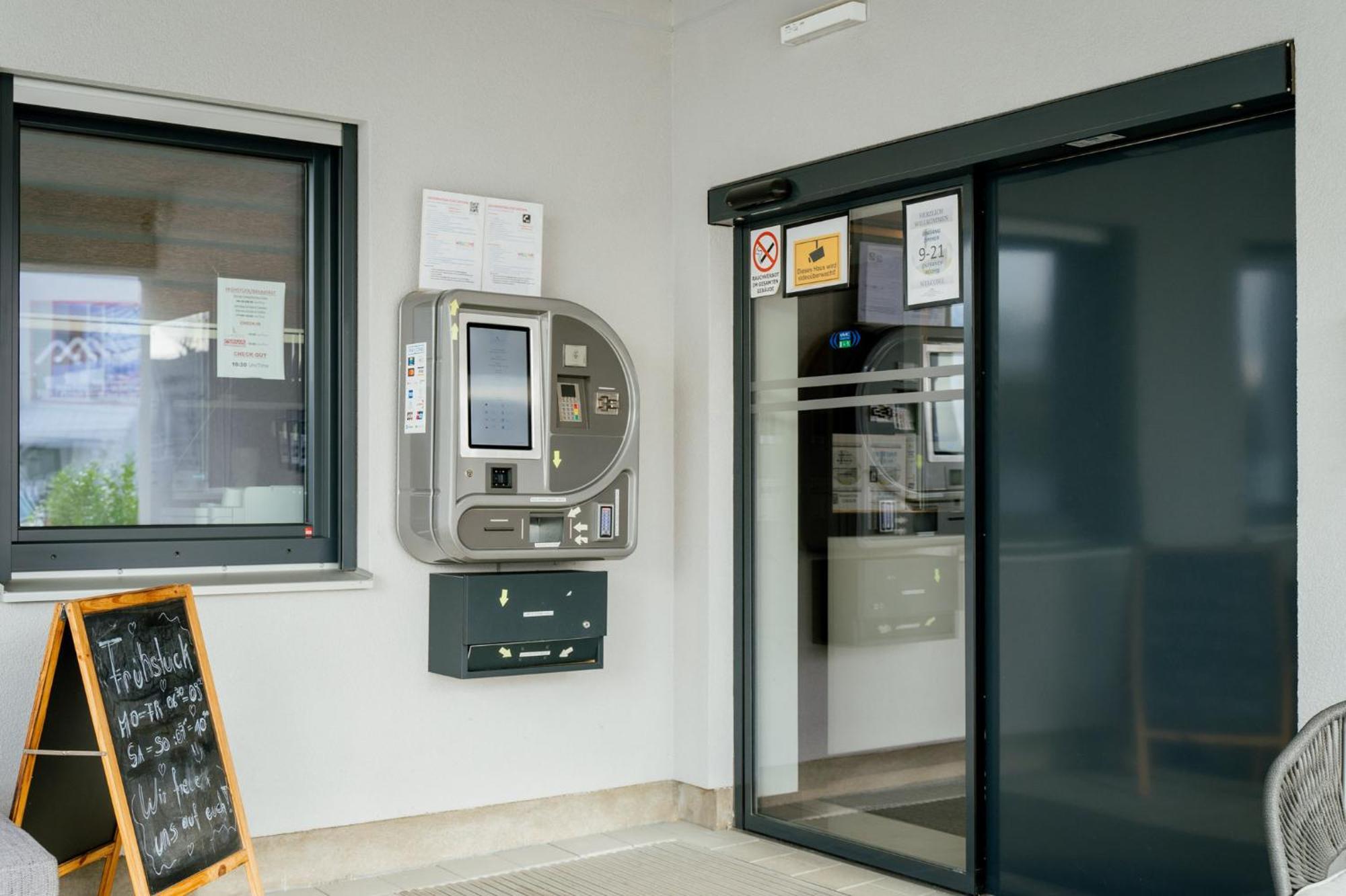 Hotel Lamede Self Check-In Vídeňské Nové Město Exteriér fotografie